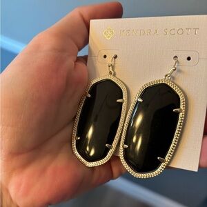 Kendra scott danielle earrings